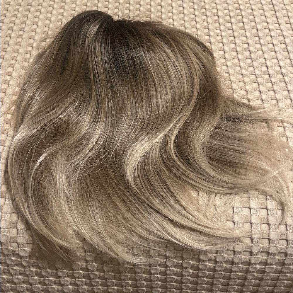 NEW Mixed Blonde Wig (20 inches)